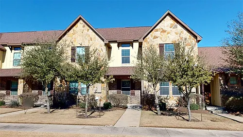 3009 Towers Pkwy Photo 1