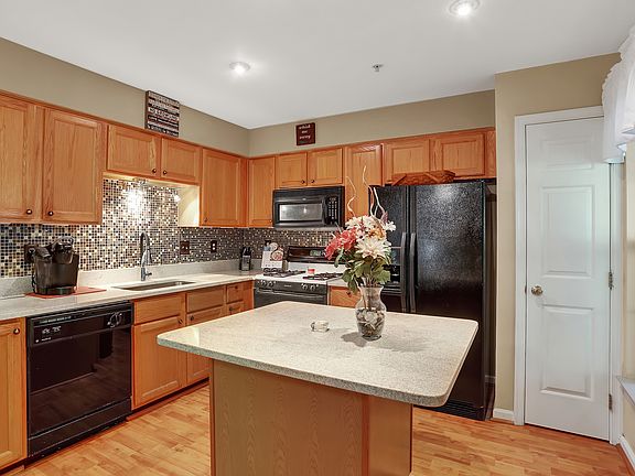 2nd image of 13640 Palmetto Cir