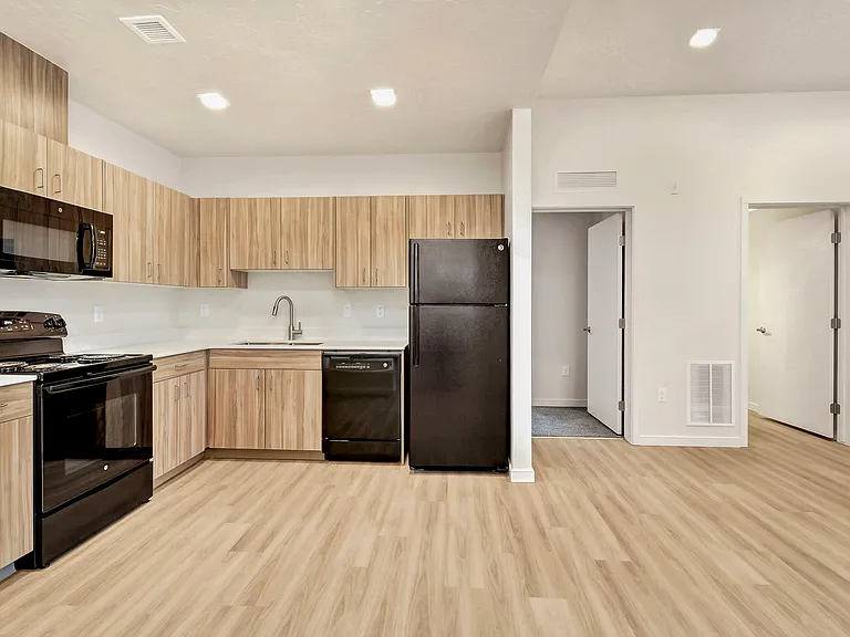 Parkway Apartments — Photo 30