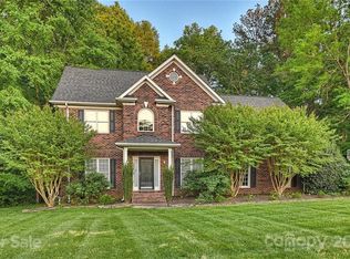 2045 Caernarfon Ln, Matthews, NC 28104