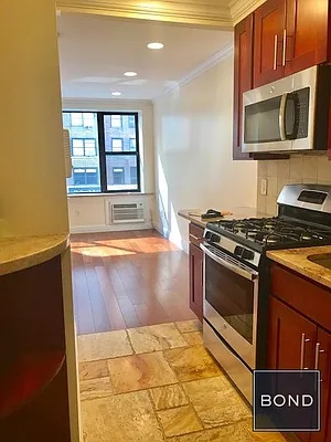 Rented by Bond New York | media 20