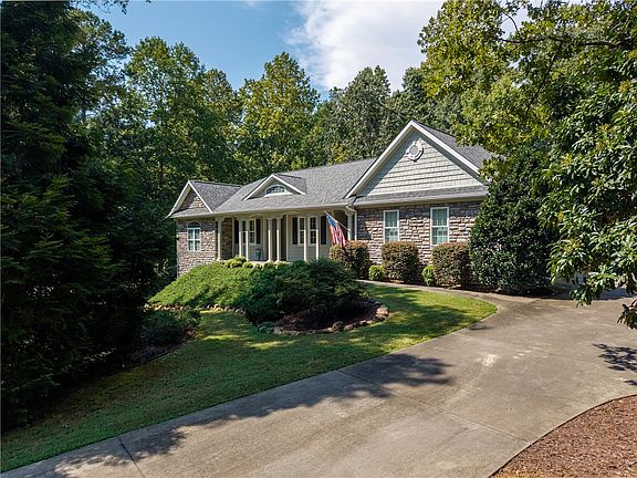 3rd image of 122 Grand Summit Dr