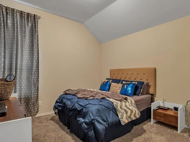 1410 Majestic Meadows Dr — Photo 25