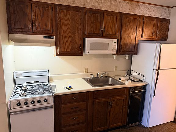 2nd image of 1055 Main St #1