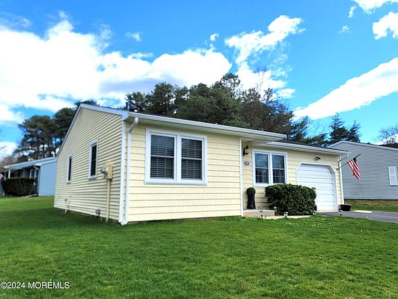 3rd image of 11 Greenmeadow Lane #72