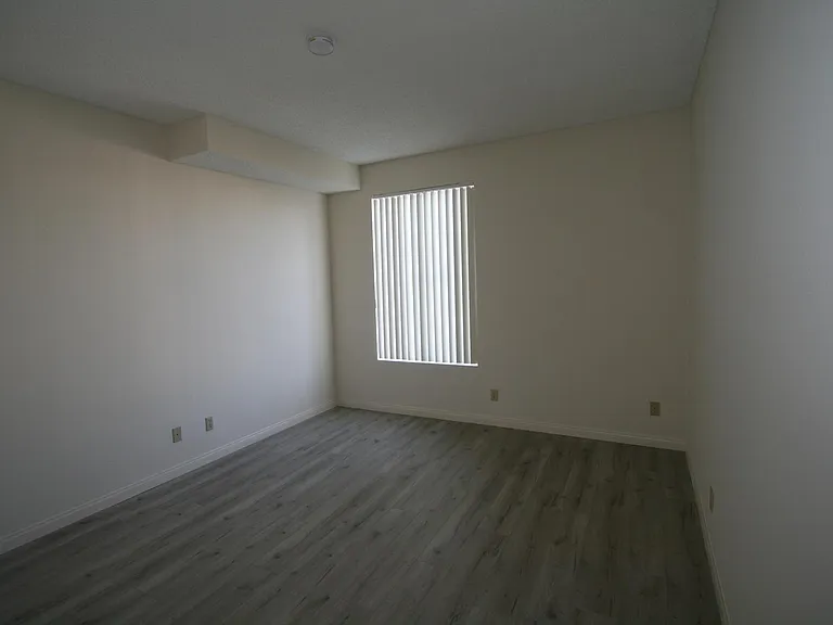 3637 Clarington Ave #213 — Photo 12