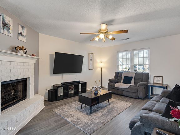 3rd image of 5537 Kentwood Dr