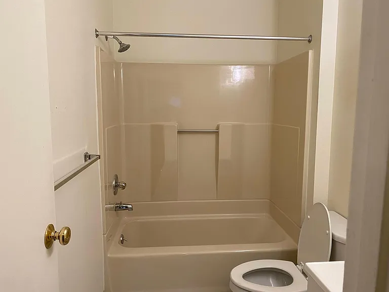 139 Partition St #2L — Photo 13