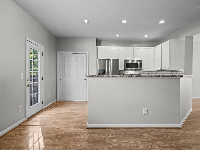 4718 Longhill Ln — Photo 21