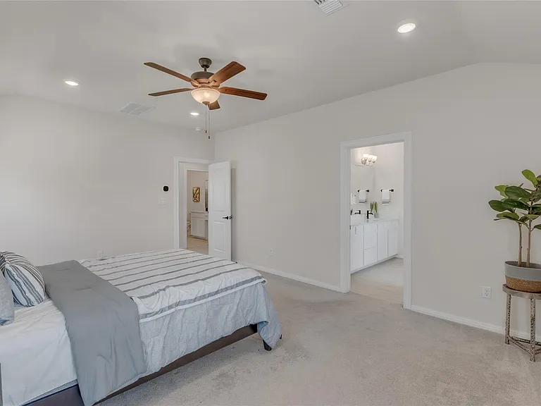 201 Bella Luna Way — Photo 18