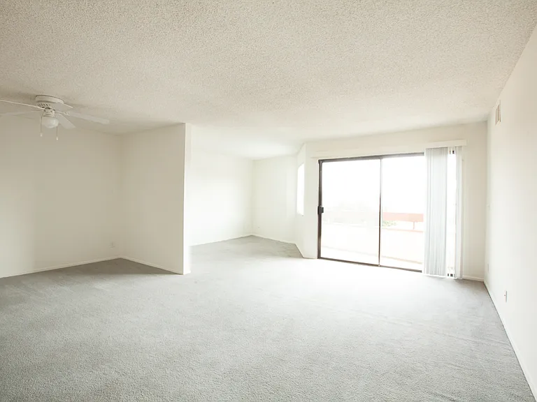 601 Westholme Ave #301 — Photo 3