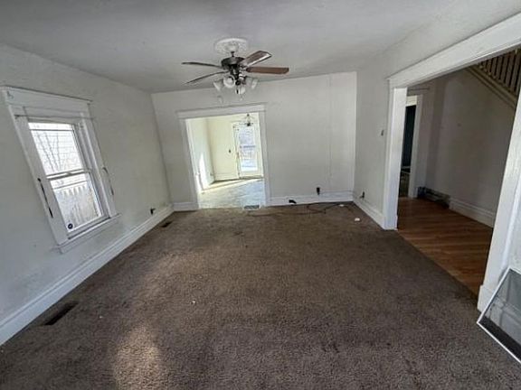 4th image of 402 Edwin Ave