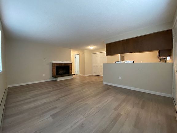 4th image of 424 W Shannon Ave #C