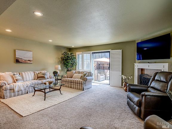 2nd image of 63 Aronia Lane