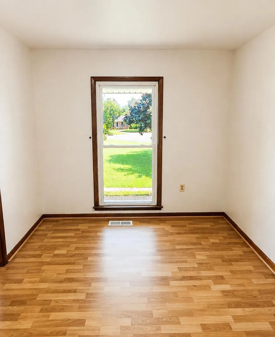 3 bed, 2.0 bath, 1489 sqft, $1,750 — Photo 3
