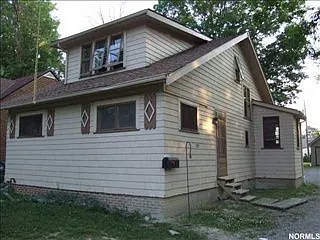 838 Lloyd Rd photo 1