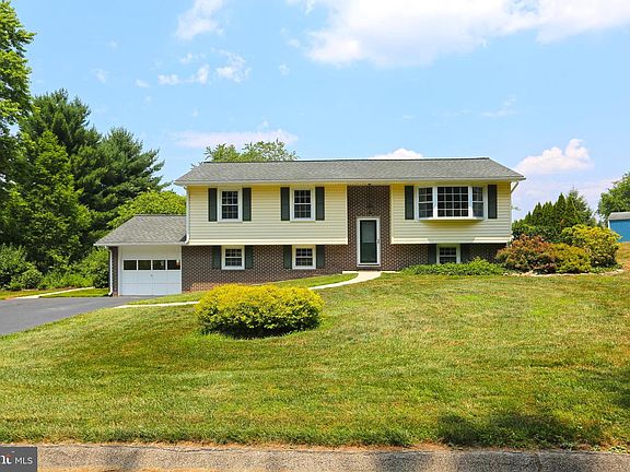 4th image of 804 Stone Haven Dr