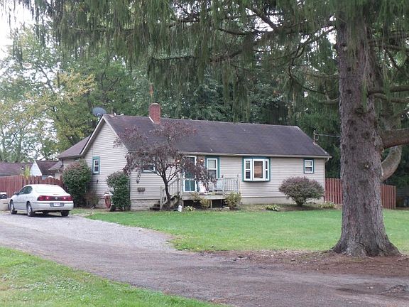 3rd image of 239 Montrose St