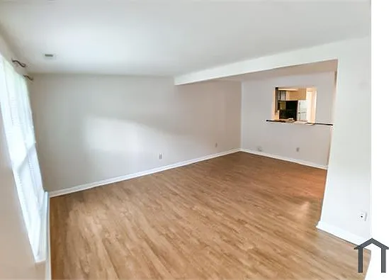 3 bed, 1300 sqft, $1,775 — Photo 2