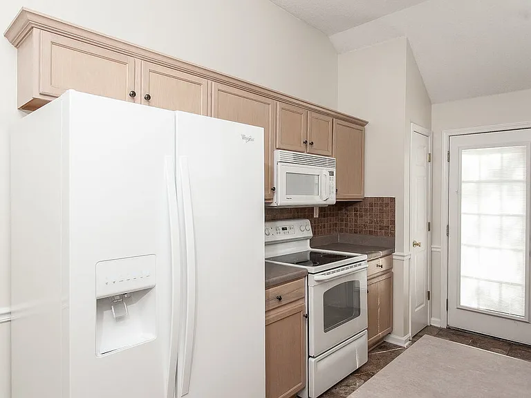 6883 Show Boat Ln — Photo 5