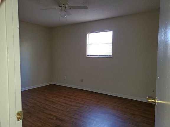 4th image of 2727 Arbor Pl APT 18