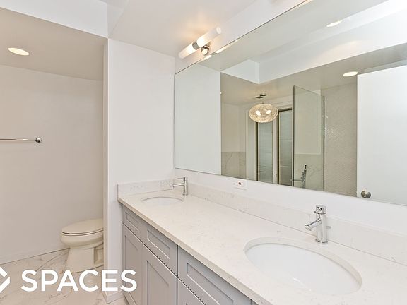 3rd image of 825 N Oakley Blvd #3FA