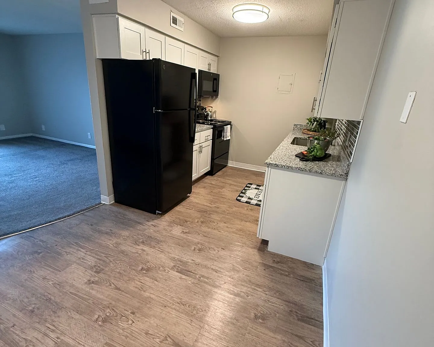 Bellevue Hills Apartment Homes — Photo 4