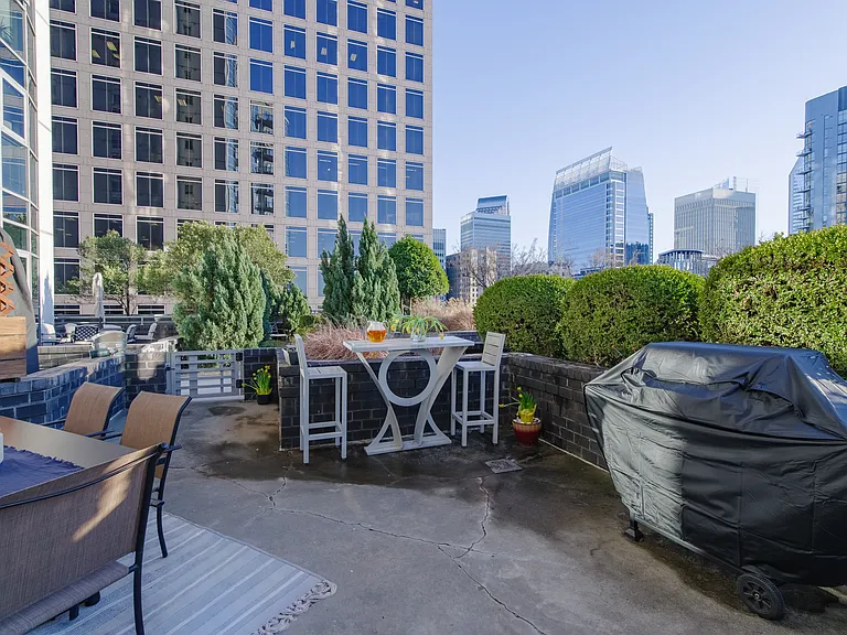 333 W Trade St #708 — Photo 20