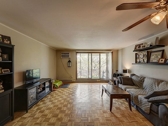 3rd image of 4755 W 101st St APT 302