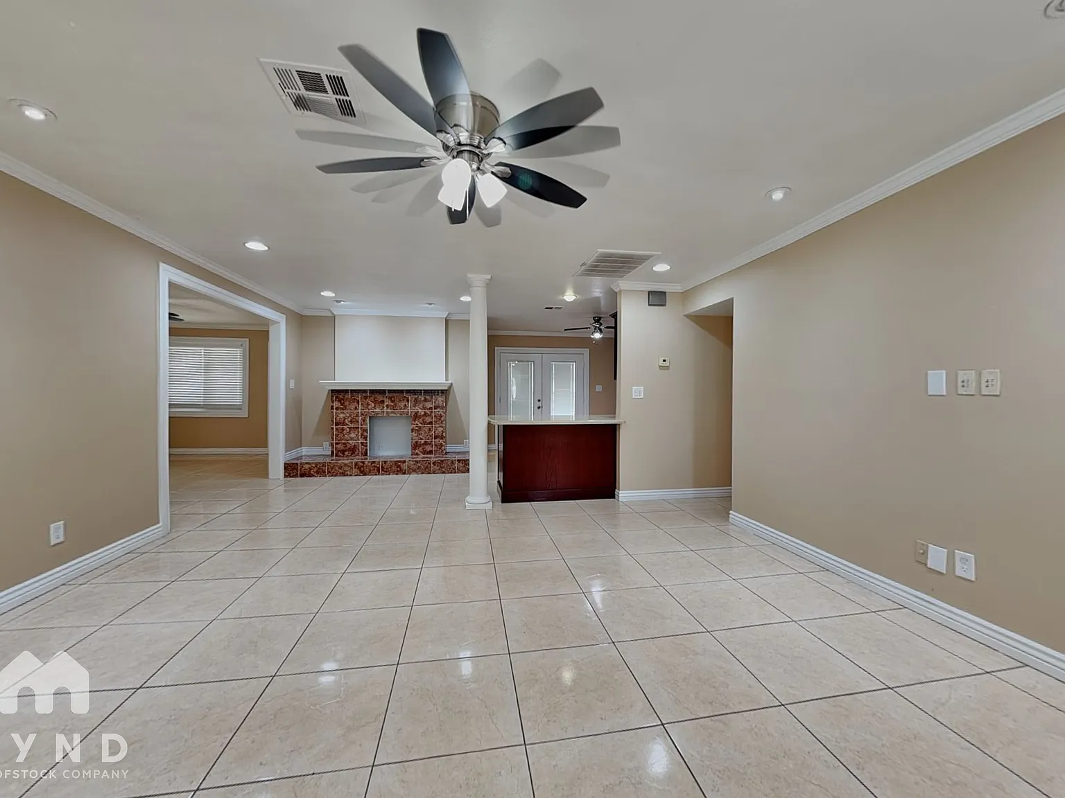 3 bed, 4.0 bath, 1506 sqft, $1,995 — Photo 2