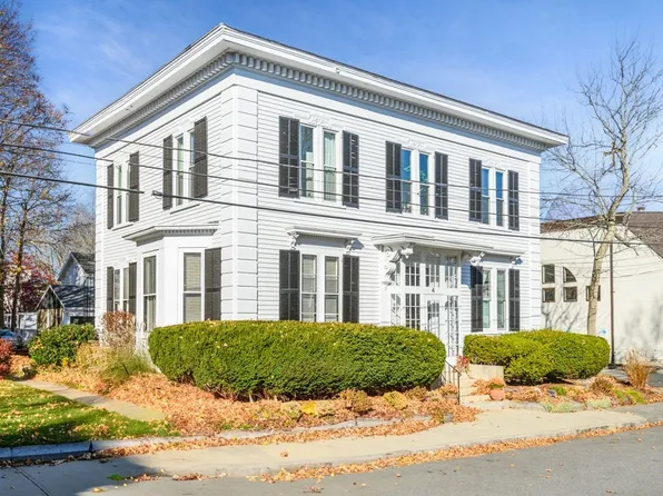 4 Park St APT 6, Newburyport, MA 01950