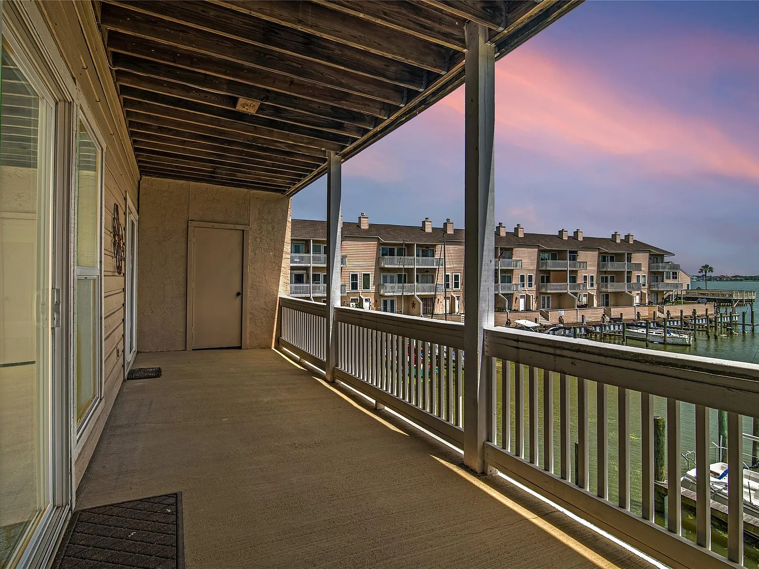 2 bed, 2.0 bath, 1226 sqft, $1,850 — Photo 2