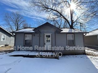 1636 W Lombard St, Springfield, MO 65802