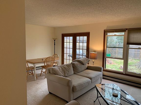 5th image of 240 Woodscape Dr