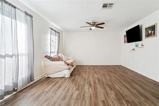 447 Magnolia St — Photo 5