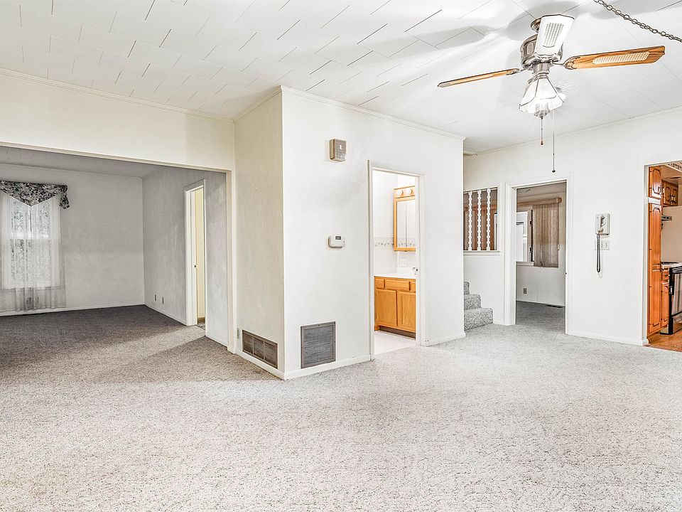 209 W Elm St, Pierceton, IN 46562 Zillow