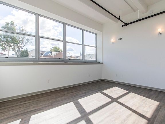 5th image of 130 W 5th Ave Unit 204