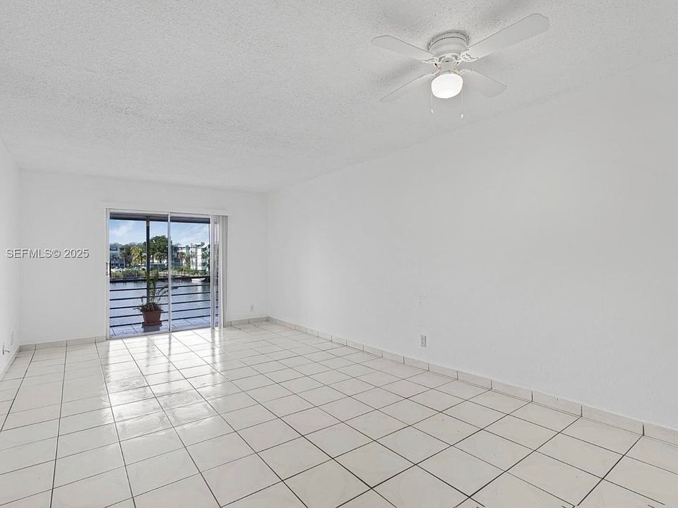 1st image of 2775 Taft St