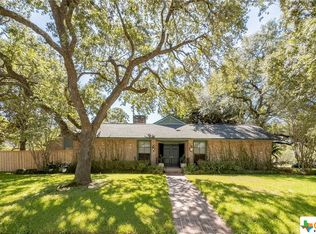 301 Buena Vista Ave, Victoria, TX 77901