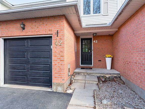 5th image of 42 Baton Ct