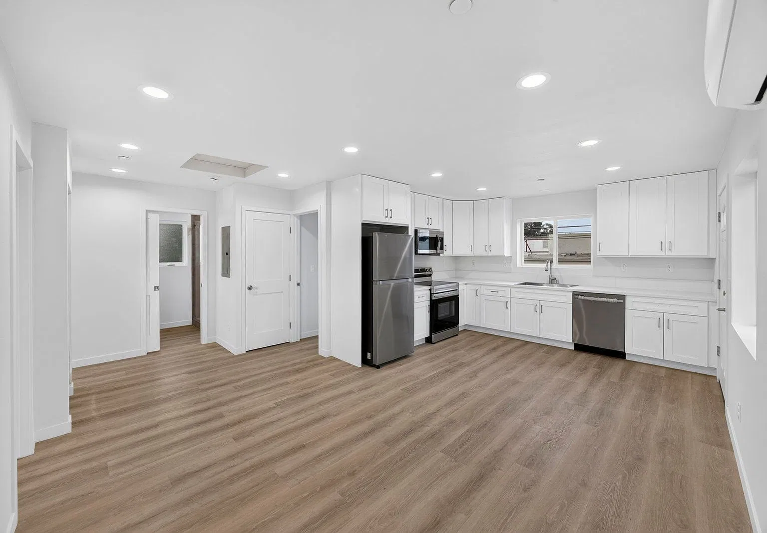 2206 Conquista Ave — Photo 3