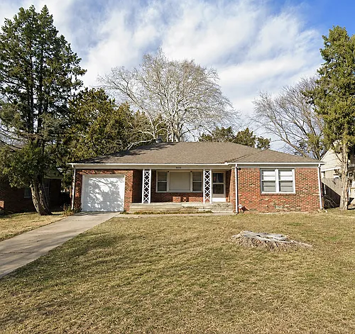 5908 E Avalon Rd Photo 1