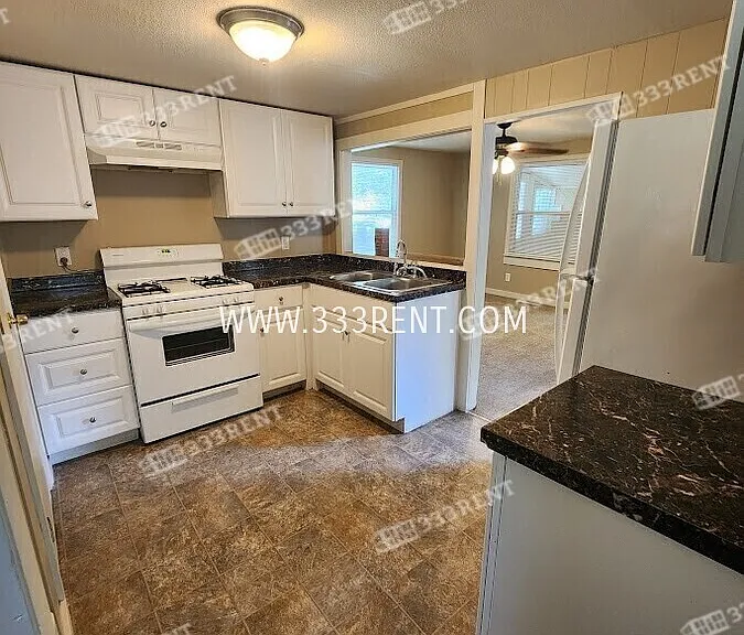 9112 McGee St — Photo 5
