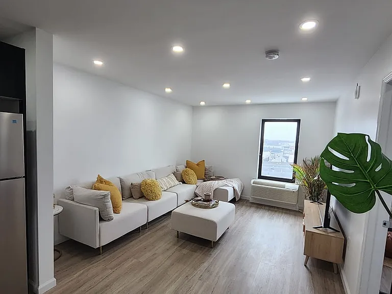 554 Market St #VAR9 — Photo 6