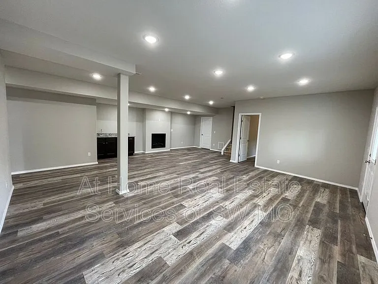 3921 W Linwood St — Photo 12