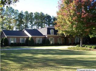2301 Fairway Cir SE, Decatur, AL 35601