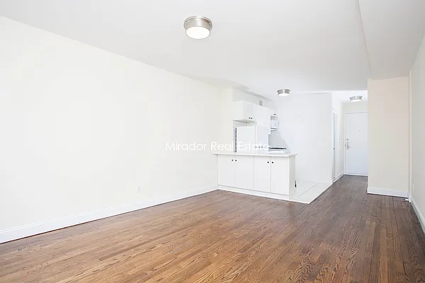 Rented by Mirador Real Estate | media 12