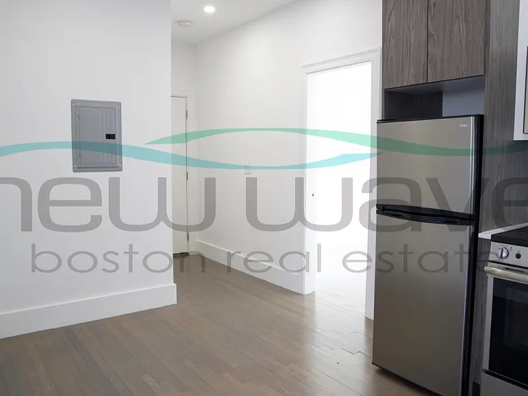11 Queensberry St #16 — Photo 3