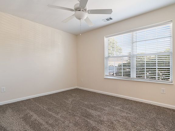 2nd image of 5165 Jefferson Blvd Unit 201