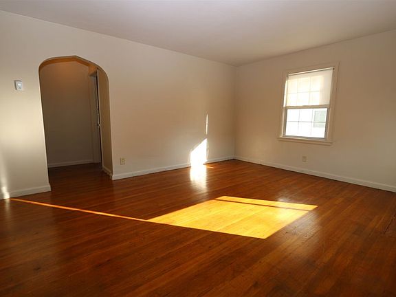 2nd image of 2118 Parkview Pl